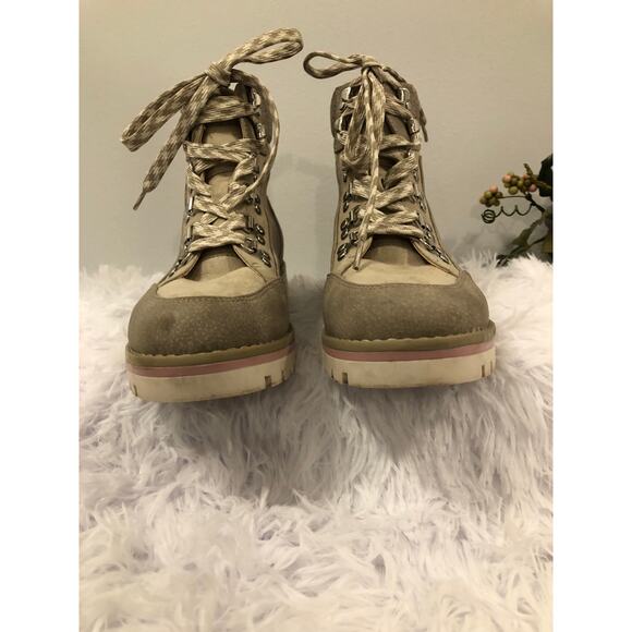 Crown Vintage Women’s Lace-up Boots 6M Faux Suede Upper Metal D Ring Lug Sole - Picture 7 of 10